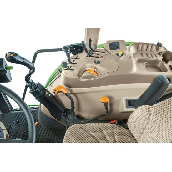 John Deere 5058E
