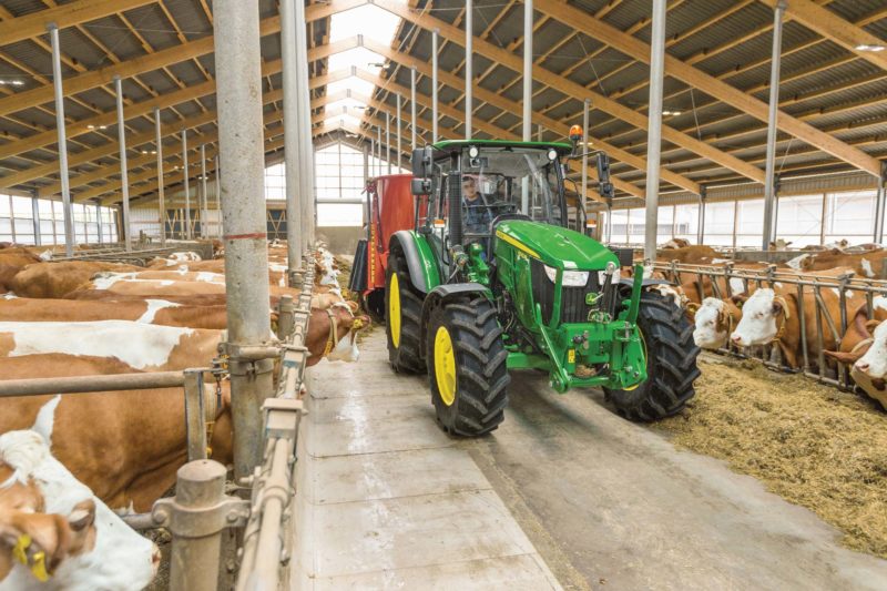 John Deere 5090M