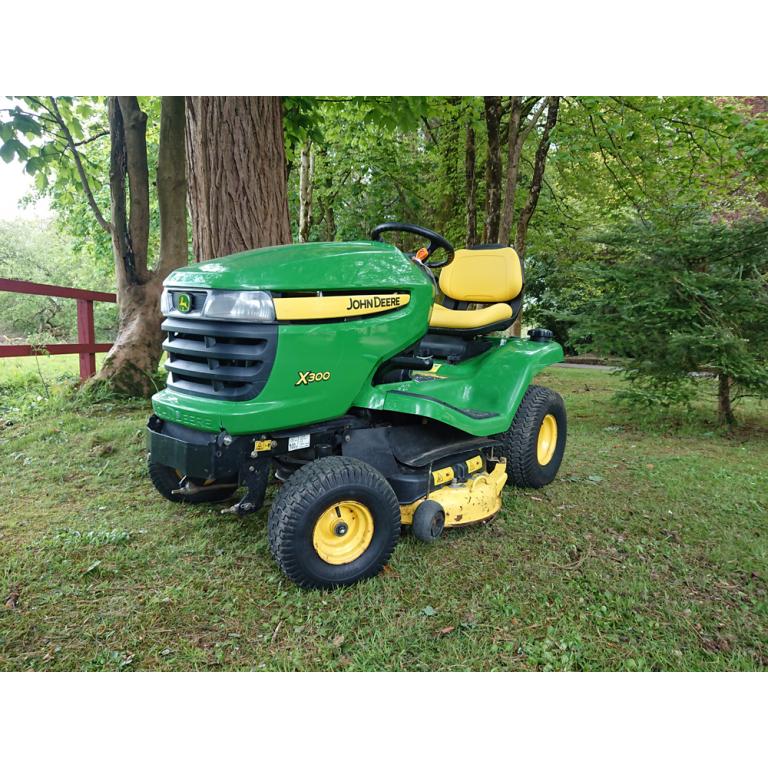 Used John Deere X300 Ride on Lawnmower