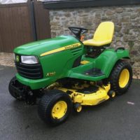 John Deere X740