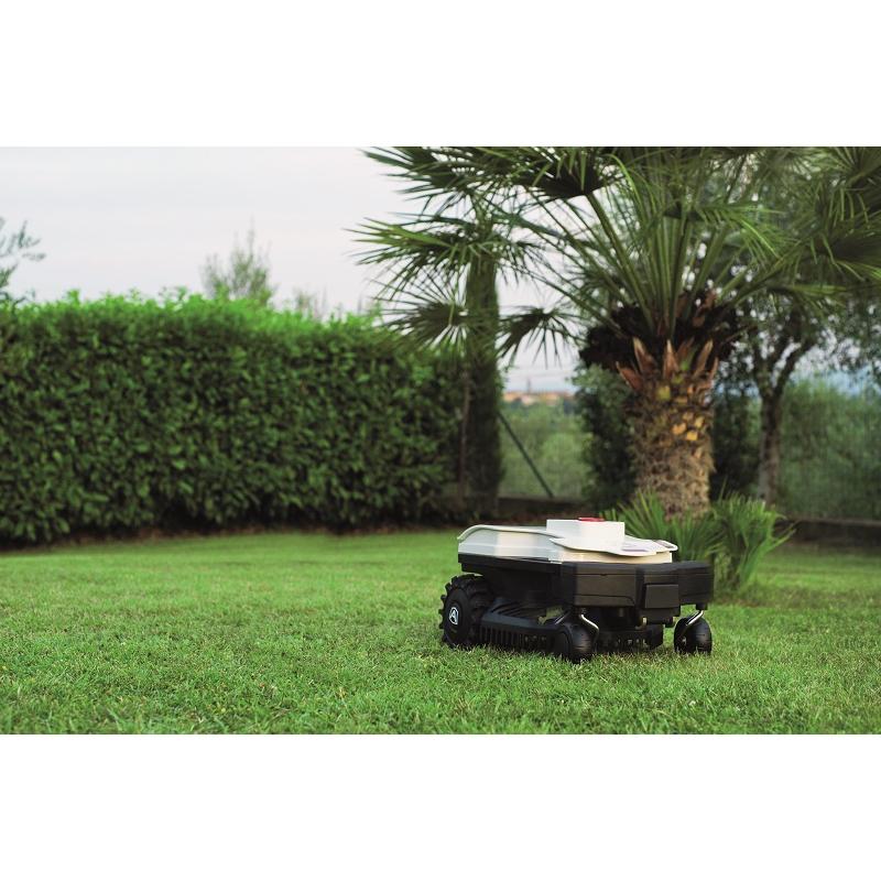 AMBROGIO Twenty Deluxe Robotic Mower <700m2