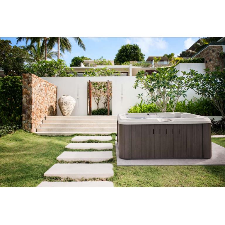HotTubsJacuzzistobuyinWalesjht_J215_Lifestyle Powercut