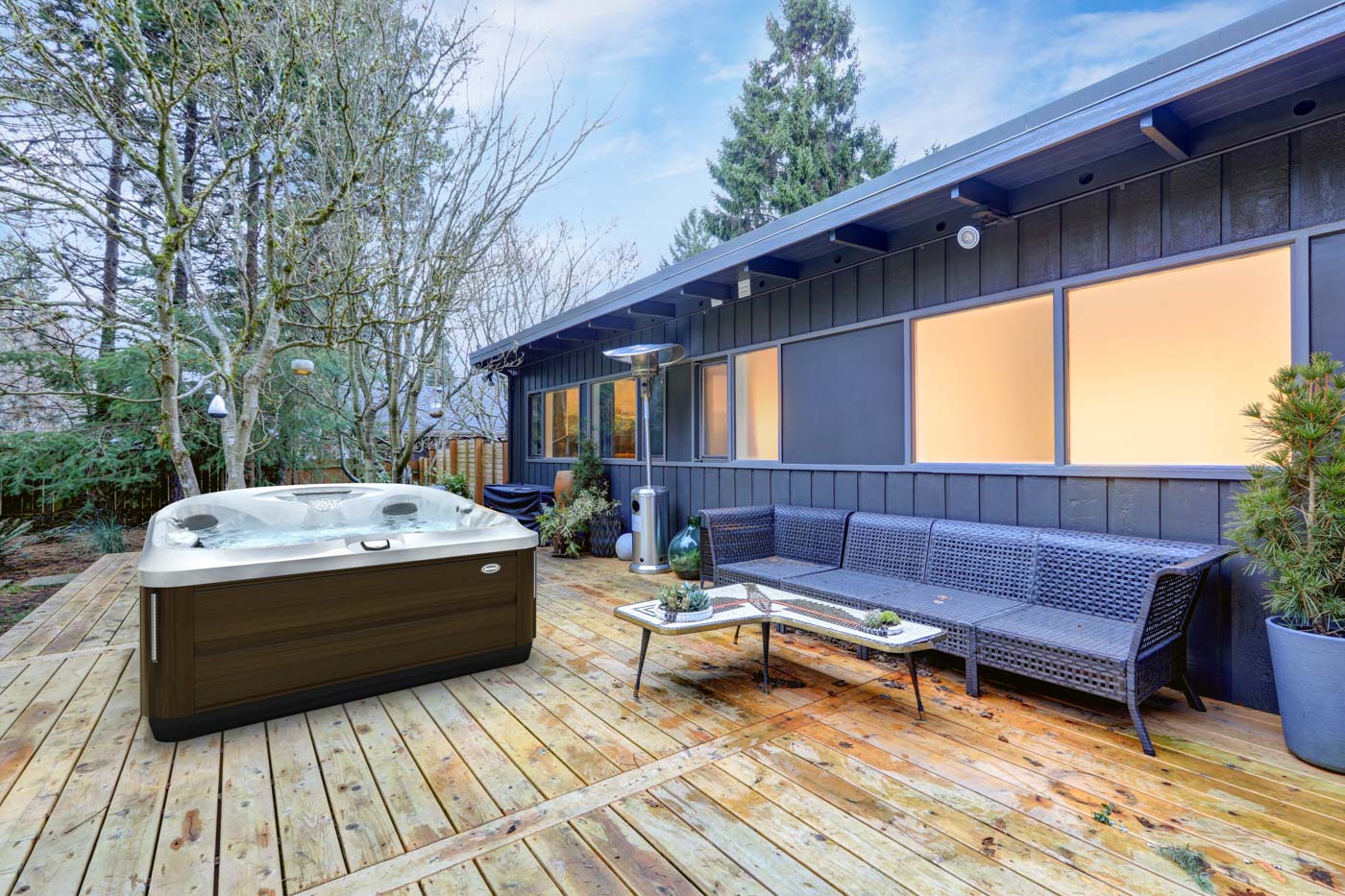 HotTubsJacuzzistobuyinWalesjht_J475_Lifestyle_2 Powercut