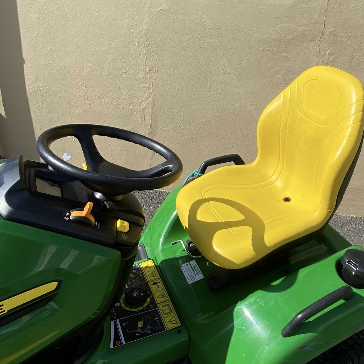 Used John Deere X590i